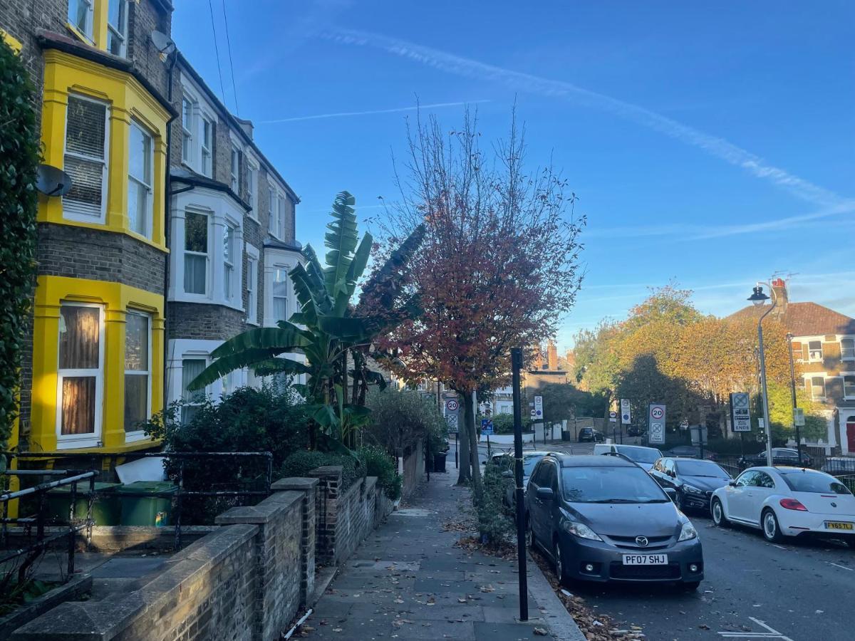 Self-Contained Flat On The 2Nd Floor You Will Share With One Other Guest, In A Family House 2 Minutes Walk From Tufnell Park Station 2Nd Floor With Stairs Лондон Экстерьер фото