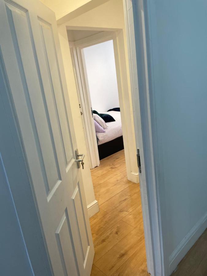 Self-Contained Flat On The 2Nd Floor You Will Share With One Other Guest, In A Family House 2 Minutes Walk From Tufnell Park Station 2Nd Floor With Stairs Лондон Экстерьер фото