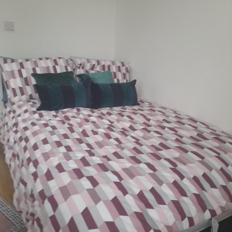Self-Contained Flat On The 2Nd Floor You Will Share With One Other Guest, In A Family House 2 Minutes Walk From Tufnell Park Station 2Nd Floor With Stairs Лондон Экстерьер фото